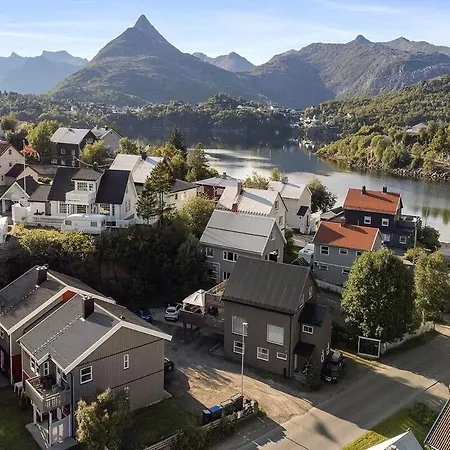 Close To The Mountain Svolvær