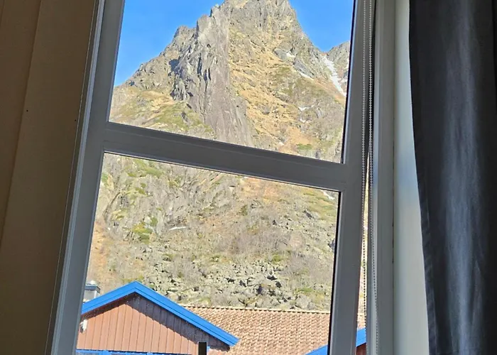 Close To The Mountain * Svolvær