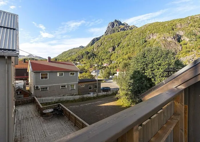 Close To The Mountain *